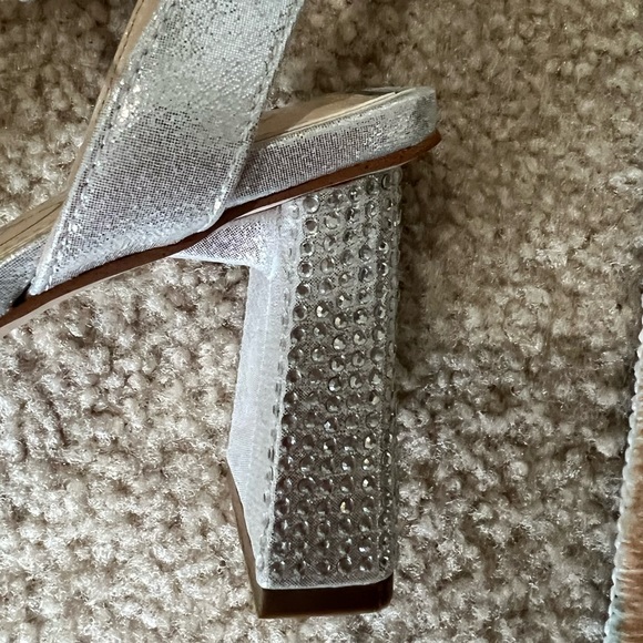 JESSICA SIMPSON ZIXTIE SANDAL - Picture 7 of 11